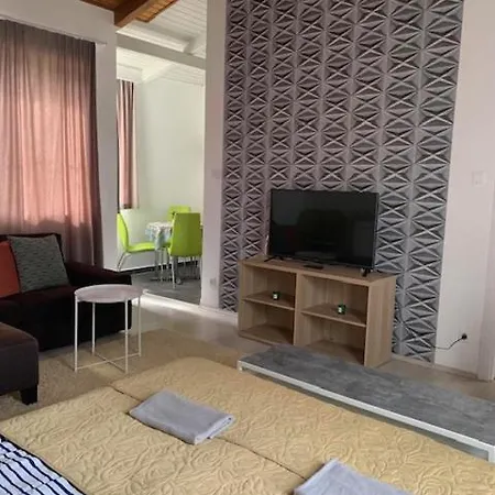 Plazs Apartman D110 Apartment